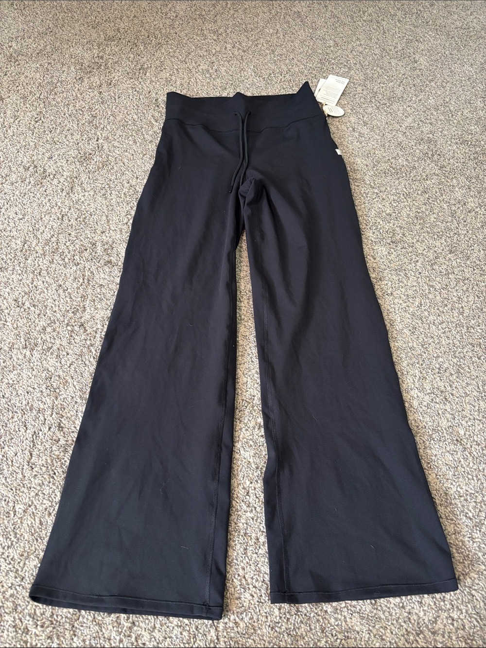 Vuori Daily Wide Leg Pant size large NWT - Picture 4 of 6